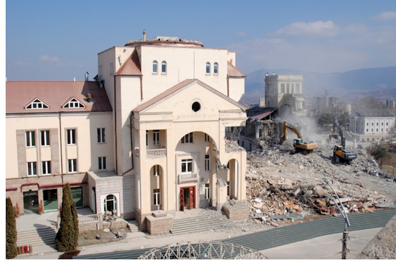 Xankəndi, Xocalı və Ağdərədə qanunsuz tikililər sökülür 