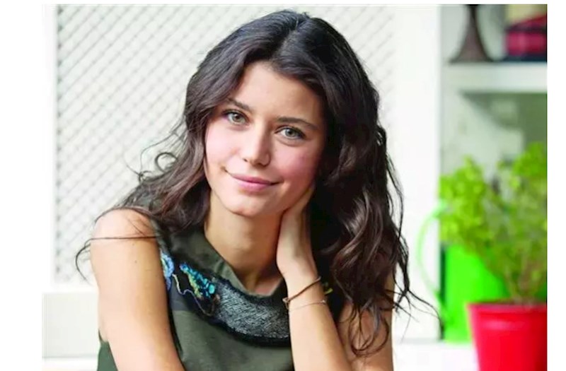 Beren Saat onu məşhurlaşdıran serialdan sonra niyə depressiyaya düşdü? — Şöhrətin arxasındakı sirr