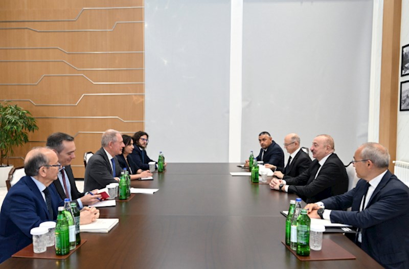İlham Əliyev Mingəçevirdə Çinin “Dongfang Electric İnternational Corporation” Şirkətinin İdarə Heyətinin sədrini qəbul edib 