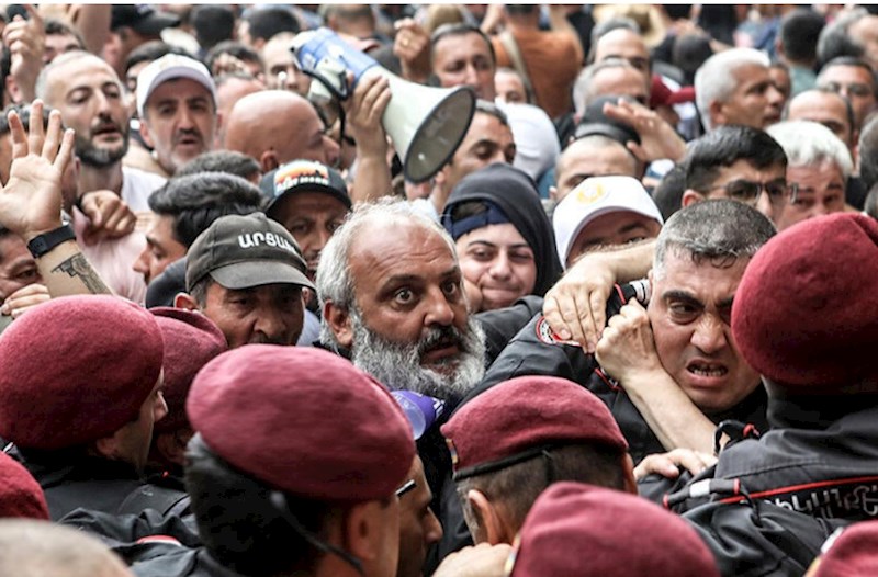 Ermənistanda çevriliş cəhdi ilə bağlı 14 nəfər saxlanıldı 