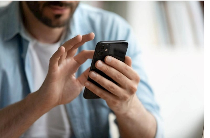 Mobil təhlükə artır: "SMS Blaster" fırıldağı sürətlə yayılır 