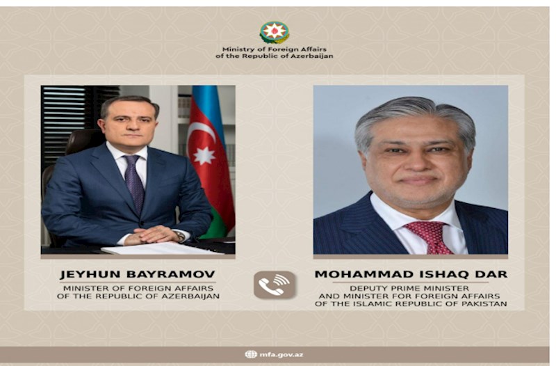 Ceyhun Bayramov pakistanlı həmkarı ilə danışdı 