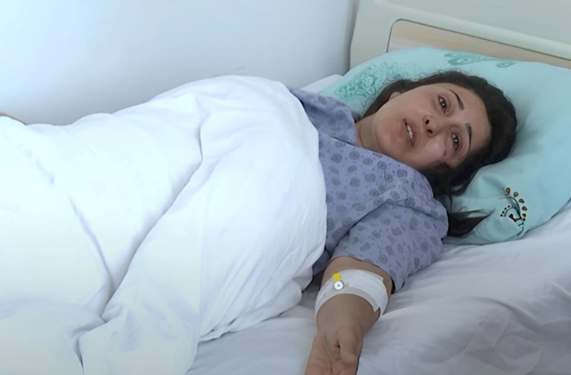 Bakıda aktrisanı skuter VURUB: Beyni silkələnib — VİDEO 