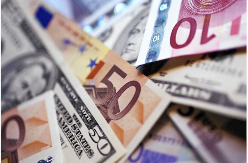 Azərbaycanda avronun məzənnəsi 2 manatı ötdü 