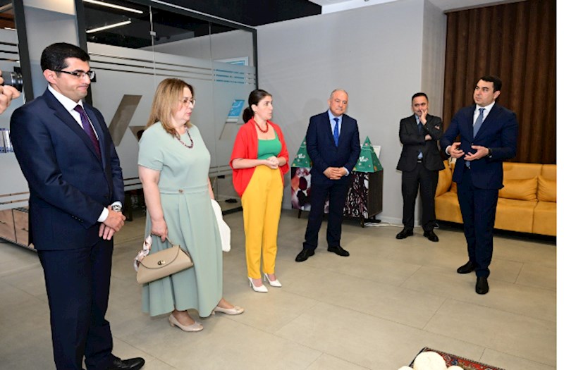 Yaradıcı sahələr üzrə təhsil və sənaye əməkdaşlığı müzakirə olunub — FOTOLAR
