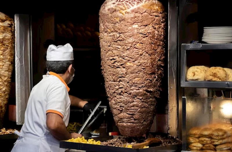Dönərçi bıçaqlandı 