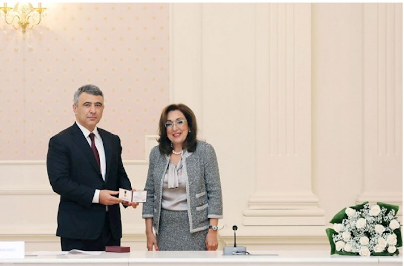 Nigar Rəsulbəyova təqaüdə göndərildi — FOTO