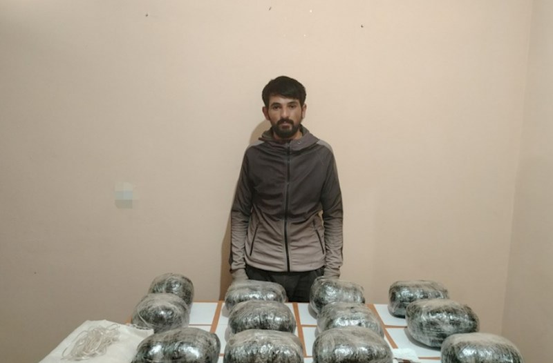 Azərbaycana narkotik keçirmək istəyərkən tutuldu 