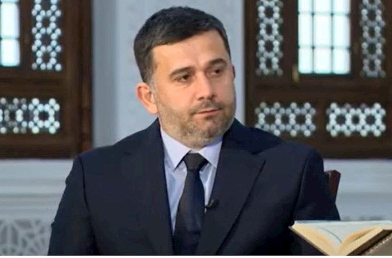 "Şəhidlər" məscidinin imamına qarşı "iPhone" dələduzluğu