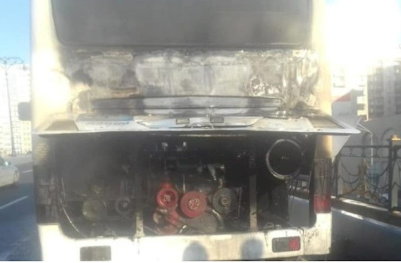 Bakıda avtobusda yanğın olub 