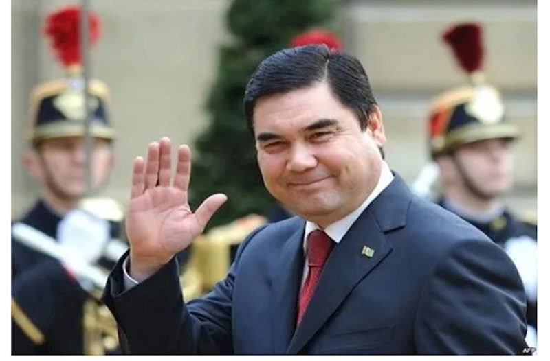 Qurbanqulu Berdiməhəmmədov Azərbaycana gəldi