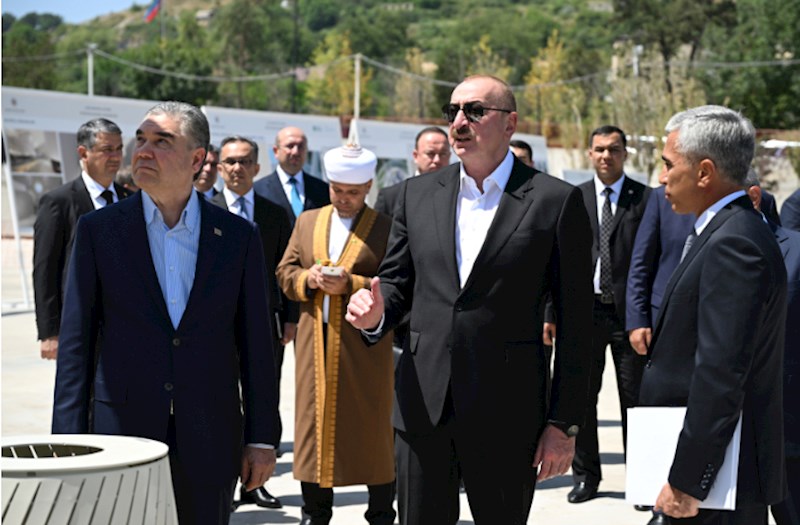 Güllələnmiş heykəllərə baxdılar — FOTOLAR (YENİLƏNİB)