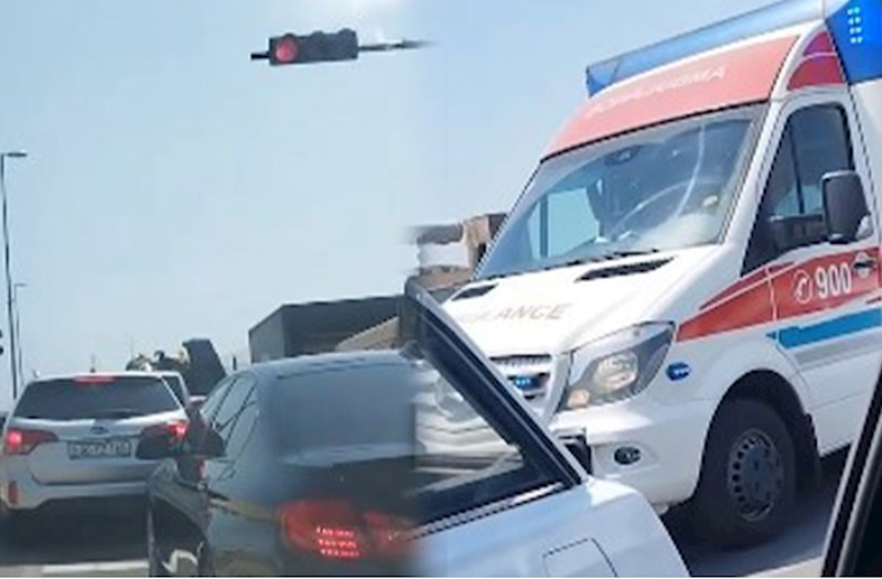 Yeni işıqfor qoyulan prospektdə təcili yardım maşını yolda qaldı — VİDEO 