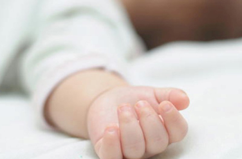 25 gün əvvəl doğulan uşaq evdə ölü tapıldı 