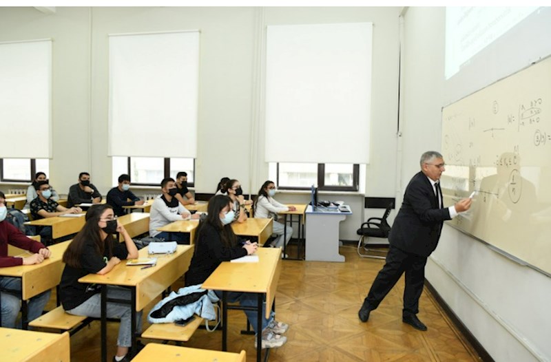 Milyonlarla təhsil haqqı alan universitetlər niyə kitaba pul xərcləmir? — AÇIQLAMA 