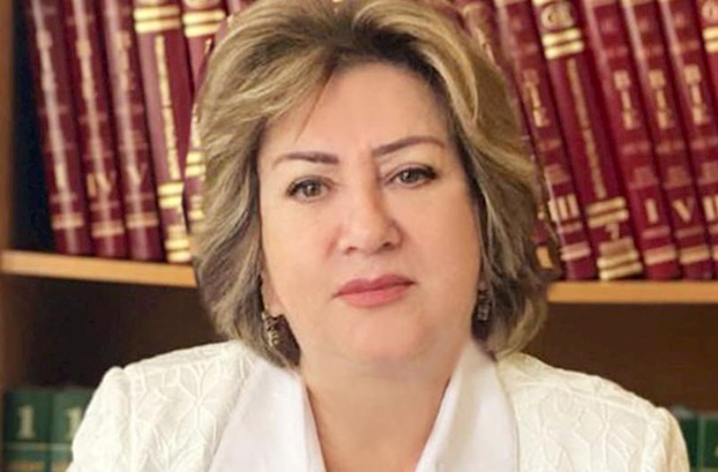 Maşınını xadimələrə yudurdan direktor işdən çıxarıldı