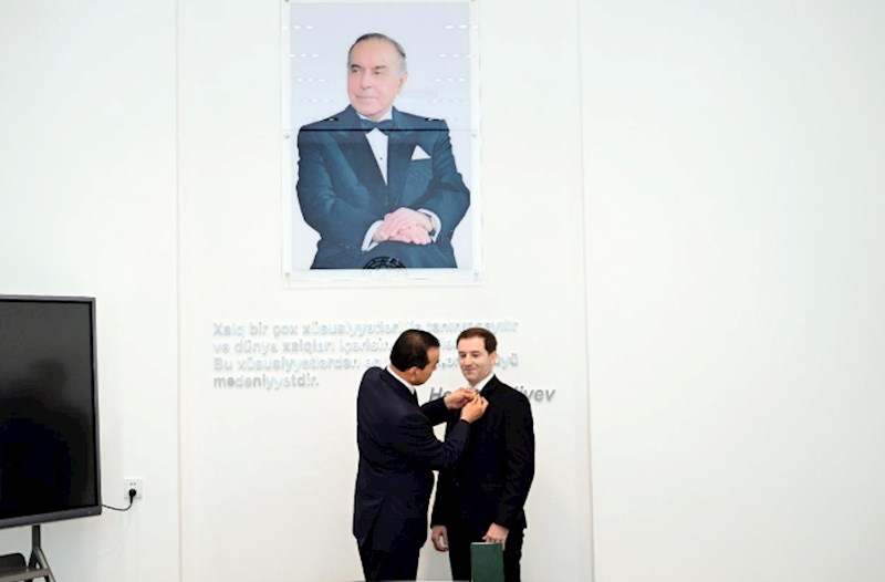 Əməkdar artist Sahib Paşazadə “Özbəkistanın mədəniyyət elçisi” medalı ilə təltif edilib — FOTOLAR