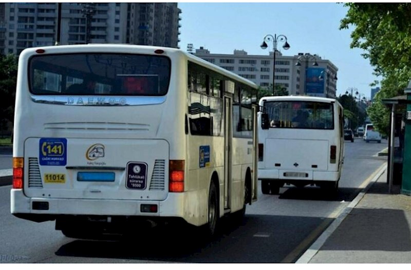 Bakıda iki sərnişin avtobusu toqquşdu 