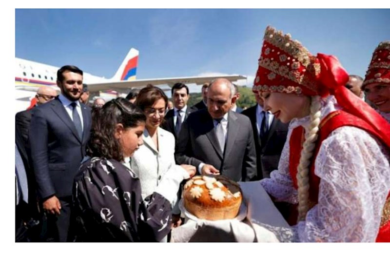 Paşinyan Rusiyaya getdi 
