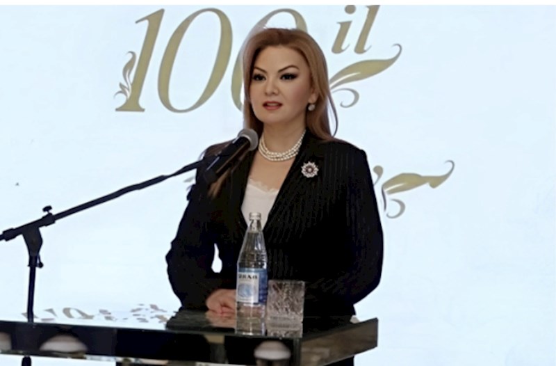 Səs yazısı yayılan direktora töhmət verildi 