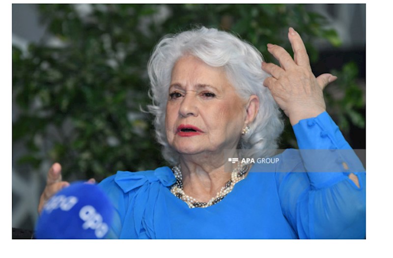 Direktorun nakişi hərəkətinə görə ərim başını vurub yardı — Əməkdar artist Zemfira Sadıxova (FOTOLAR) 