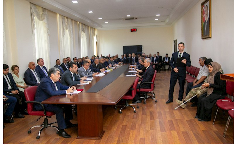 Salyanda icra başçısı şəhər sakinlərinin müraciətlərini dinlədi — FOTOLAR 