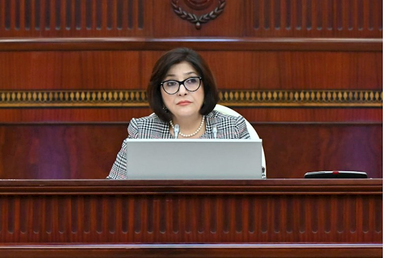 Spiker Sahibə Qafarova Aqil Abbasa: Bu zarafat polisə yaraşmır