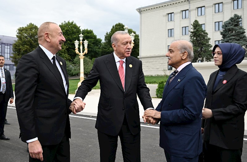Prezident Şahbaz Şərifə və Ərdoğana Xankəndidə ev verəcəkmi? — Bir zarafatın geopolitik hədəfi