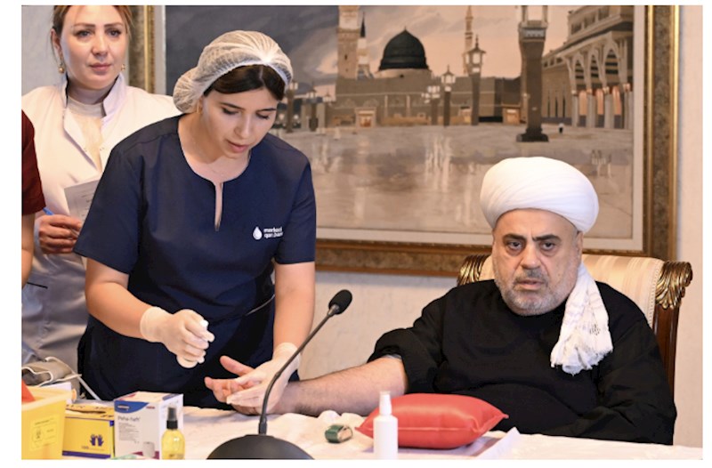 Allahşükür Paşazadə qan verib