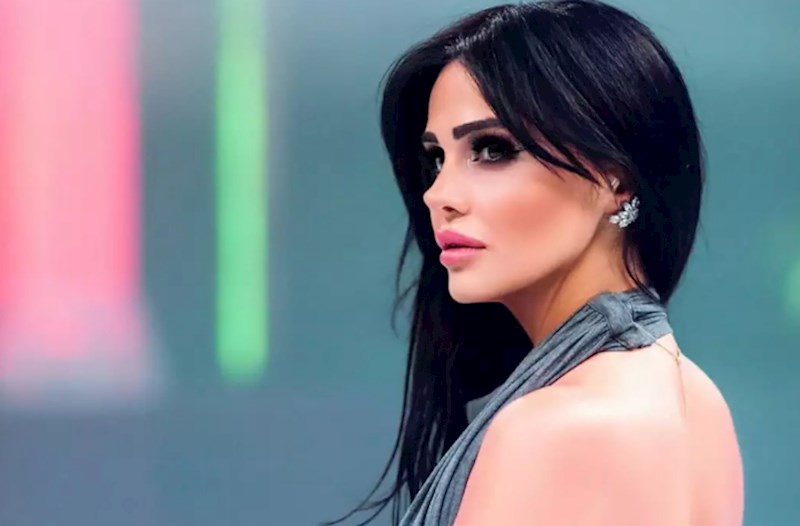 Azərbaycanlı müğənni özünə 154 minlik boyunbağı ALDI — FOTOLAR