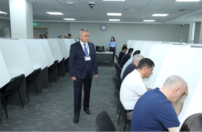 Vəkilliyə qəbulla bağlı test imtahanı keçirilib