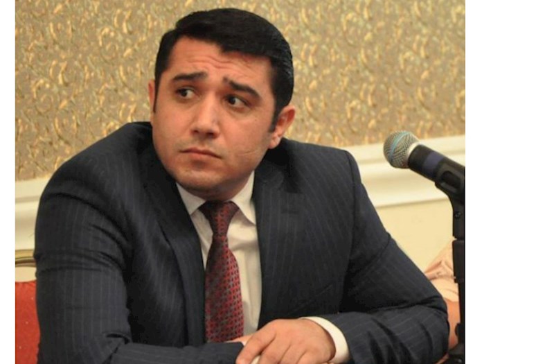 Sosioloq: "Oğlanlarımızın qızlar kimi geyinməsi artıq adət hal alıb" 