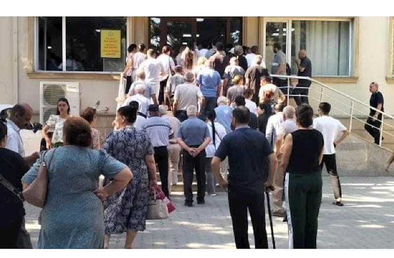 Sığorta adı altında xaos —  Xəstəxanalarda sıxlığın qarşısını necə alaq?