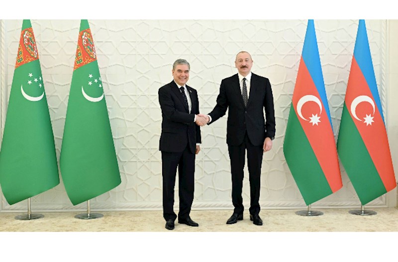 İlham Əliyev Qurbanqulu Berdiməhəmmədova zəng etdi
