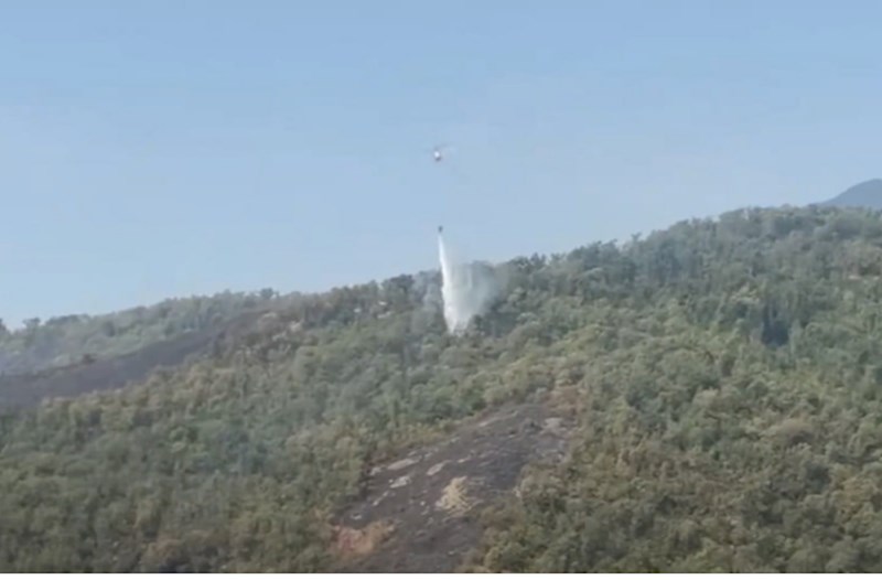 Qarabağda güclü meşə yanğınları: Helikopterlər havaya QALDIRILDI — VİDEO 