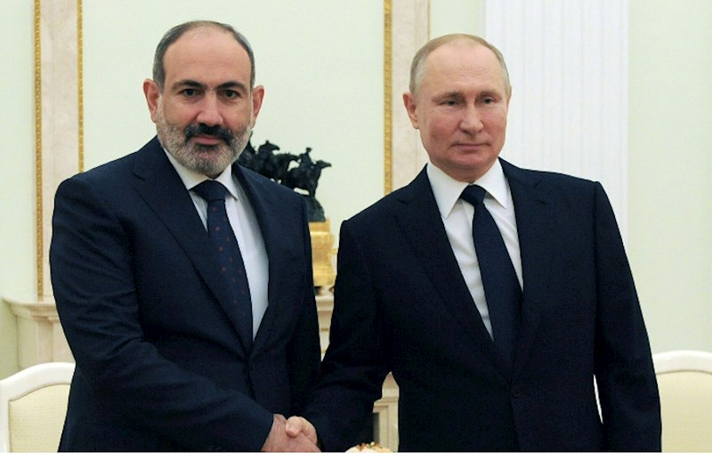 Paşinyan Putinə zəng etdi 