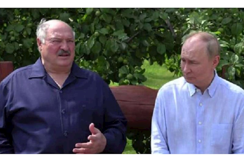 Lukaşenko Putinlə danışdı 