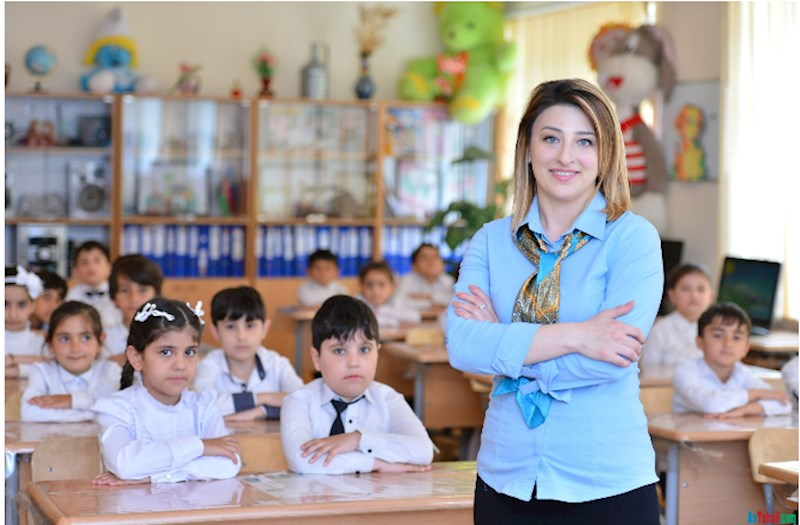Ölkədə müəllimlərin sayı niyə azalır? — Ekspert səbəbləri AÇIQLADI 
