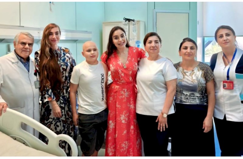 Leyla və Arzu Əliyevalar Milli Onkologiya Mərkəzində — FOTOLAR