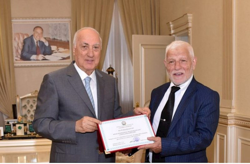 Zakir Fərəcov veteran cüdoçunu Fəxri Fərmanla təltif edib — FOTOLAR 