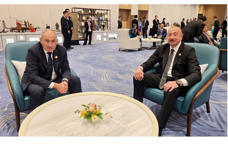 İlham Əliyev Nikol Paşinyanla görüşdü — FOTO 