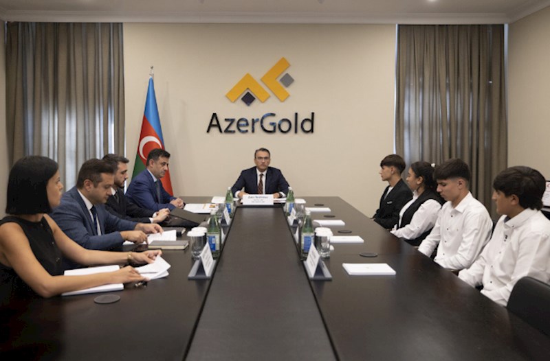 Zakir İbrahimov “Gələcəyin mədənçisi” təhsil layihəsinin iştirakçıları ilə görüşüb — FOTOLAR