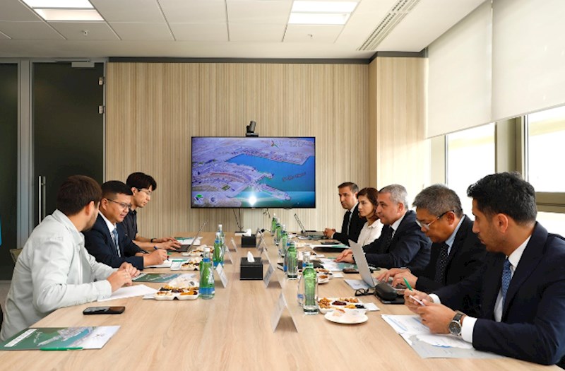 "CRCT Qazaxıstan" beynəlxalq logistika şirkətinin nümayəndələri Bakı Limanının imkanları ilə tanış olub — FOTOLAR
