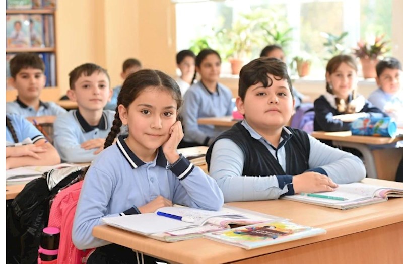 Şagirdlər təkcə Bakıda deyil, bütün bölgələrdə yaxşı təhsil ala bilməlidir — Deputat