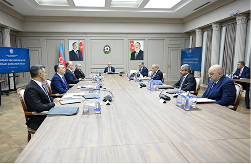 Əli Əsədov nazirlərə tapşırıqlar verdi — FOTOLAR 