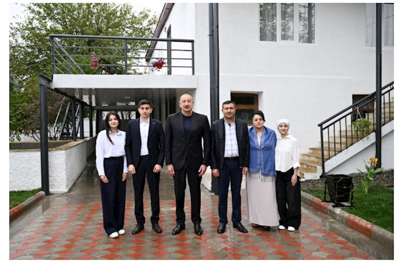 Prezident Hadrut qəsəbəsində olub — FOTOLAR