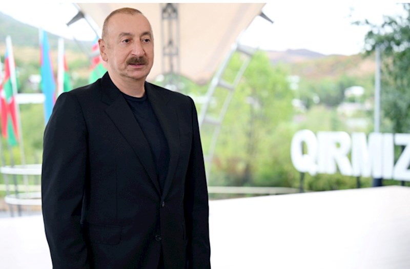 “Özünə hörmət edən insan orada yaşamazdı” — Prezident