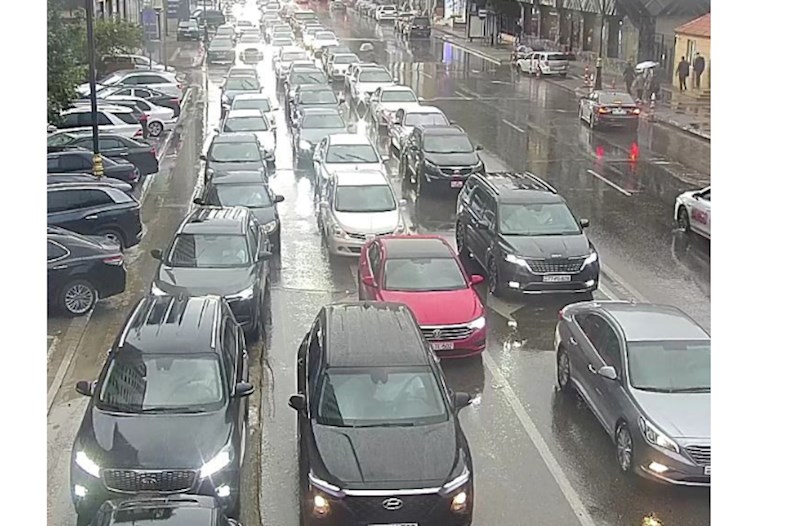 21 küçədə tıxac var — SİYAHI 