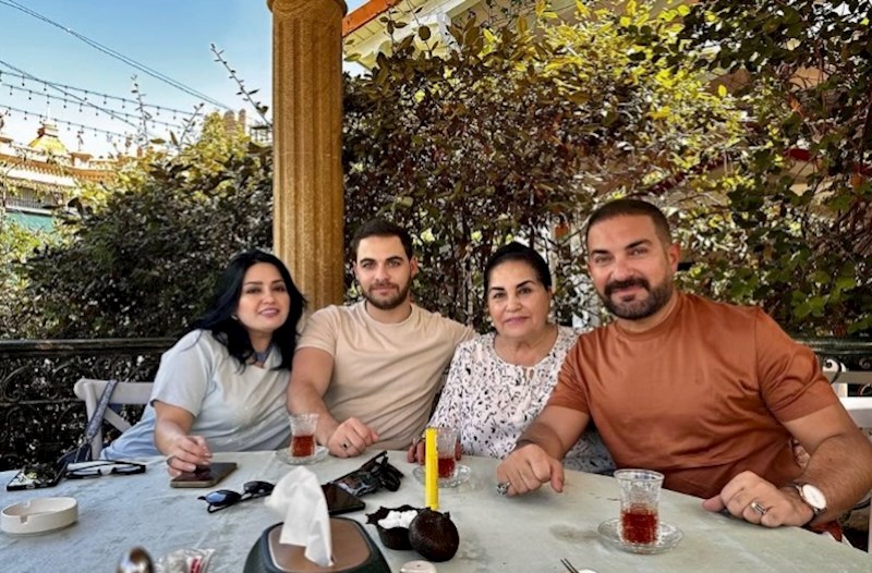 Rəşad Xalq artisti olan xalası və qızı ilə — FOTOLAR