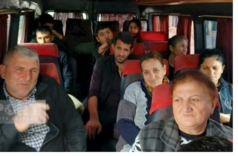 Ağdərənin Həsənriz kəndinə növbəti köç yola salınıb 